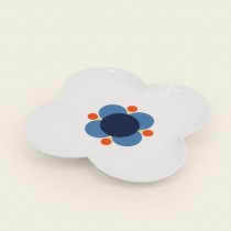 Buy the Orla Klely Flower Shaped Platter online at smithsofloughton.com